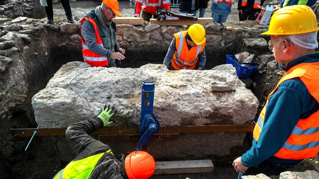 Untouched Roman sarcophagus opened by archaeologists in Hungary after 1,700 years