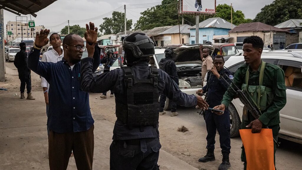 Life in Somalia varies widely amid ongoing al-Shabab violence and threats