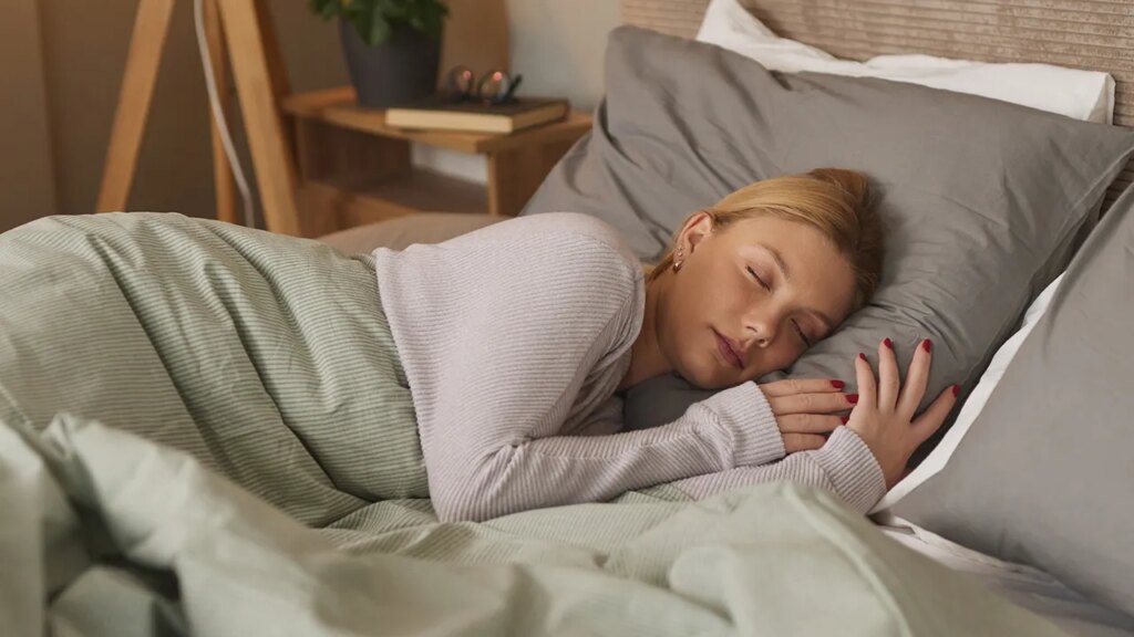 Consistent bedtime may lower blood pressure, new research shows