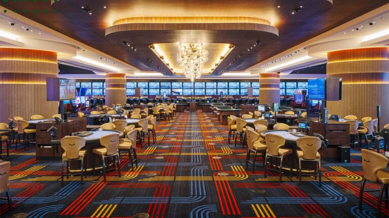 Drop in Canadian visitors to Las Vegas prompts casino owner’s ‘at par’ exchange deal