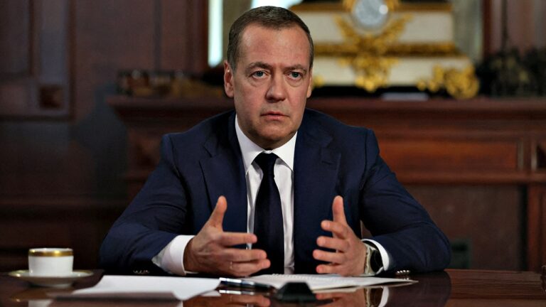 Kremlin official Dmitry Medvedev praises Trump Ukraine peace efforts